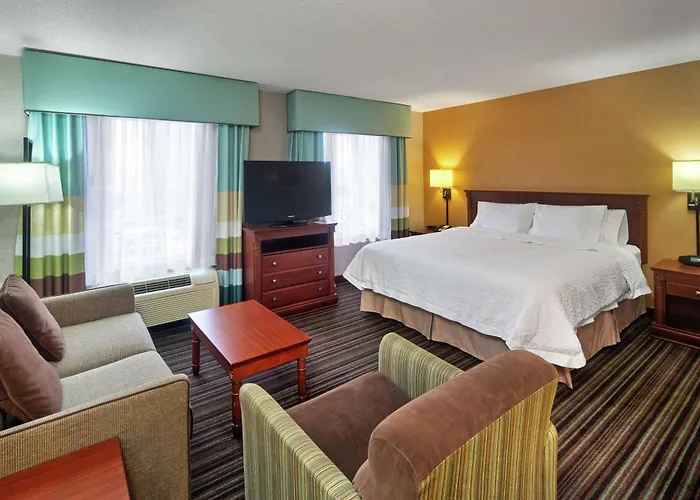 Hampton Inn & Suites By Hilton Toronto Airport