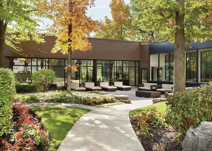 Doubletree By Hilton Toronto Airport WestAirport Hotel